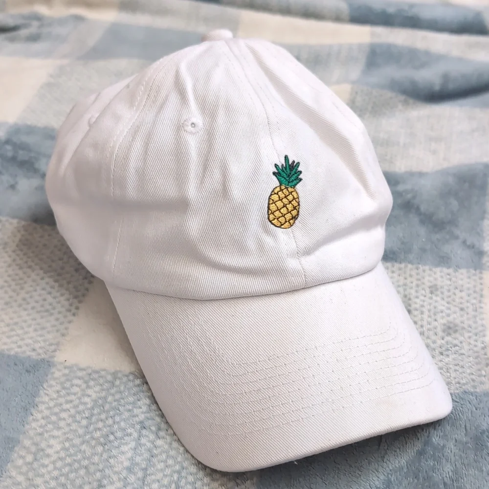 Serengetee Lot - Hats And Passport Holder - Picture 4 of 7